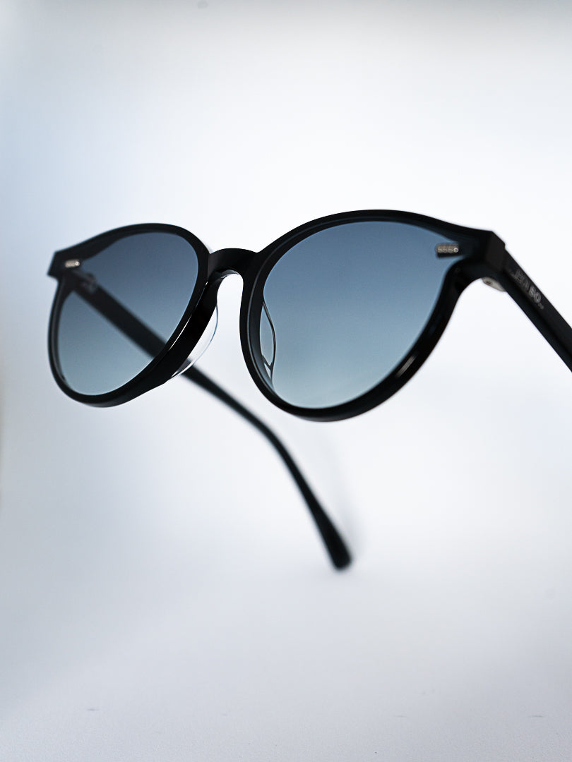 Bondi Black Silver