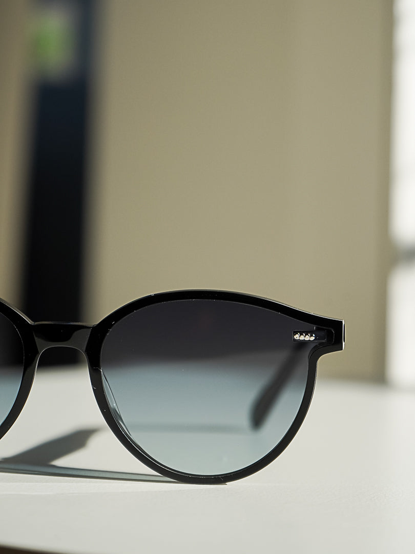Bondi Black Silver