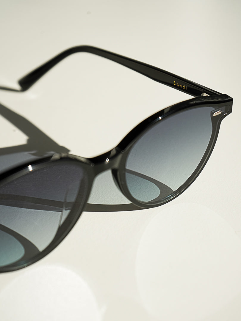 Bondi Black Silver